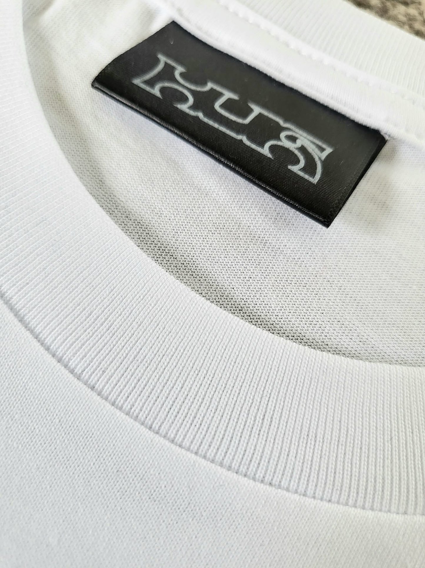 Women's Staple t-shirt neck detail